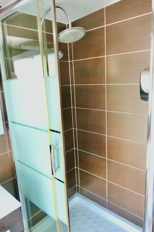 Hotel Le Blainon Орон Екстериор снимка