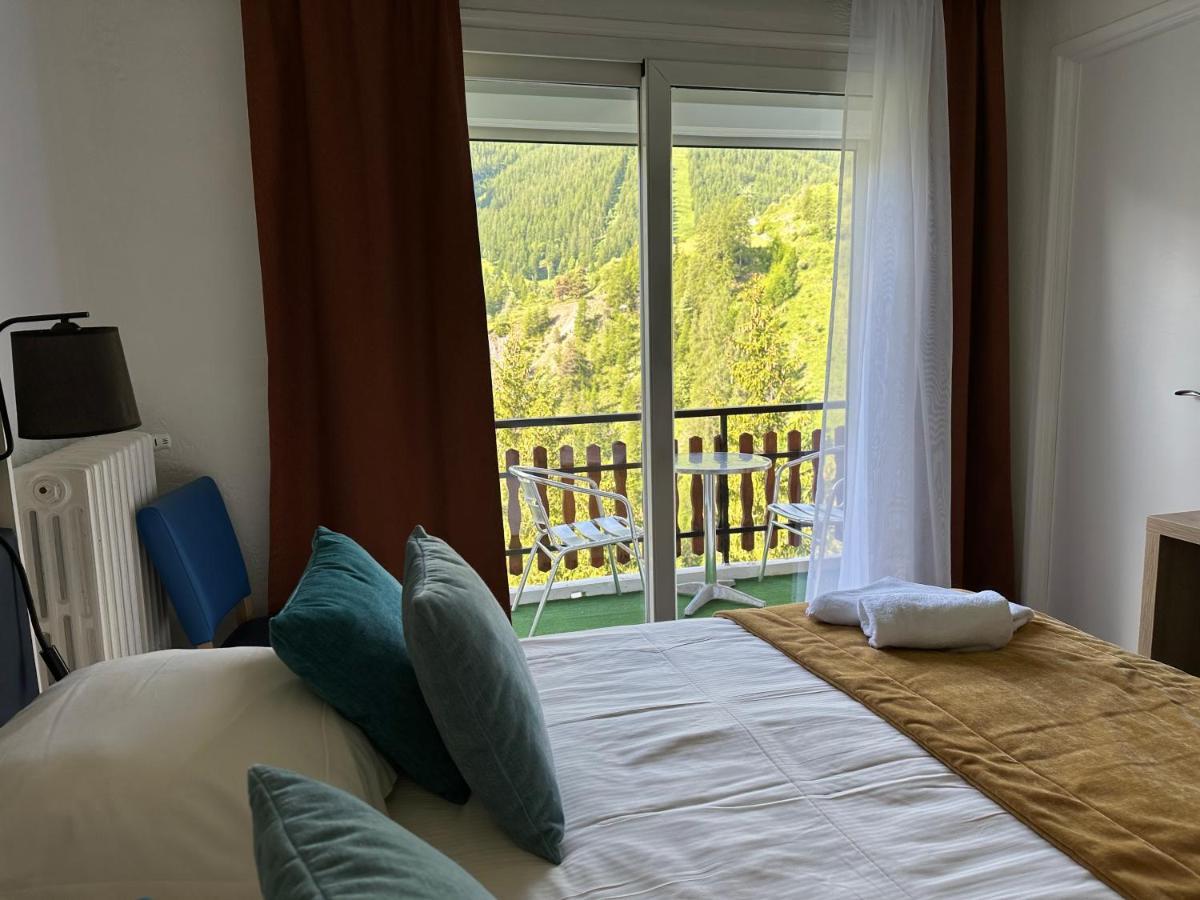 Hotel Le Blainon Орон Екстериор снимка