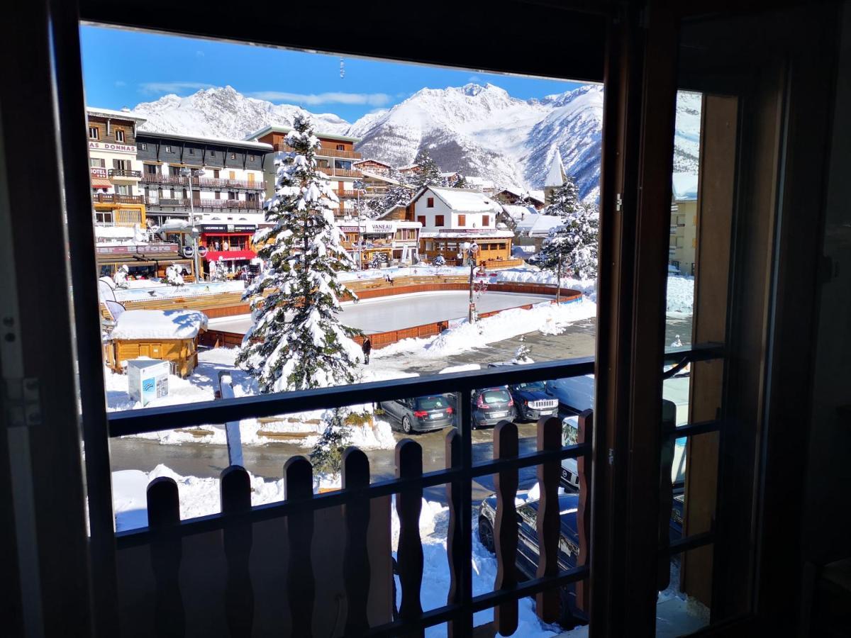Hotel Le Blainon Орон Екстериор снимка